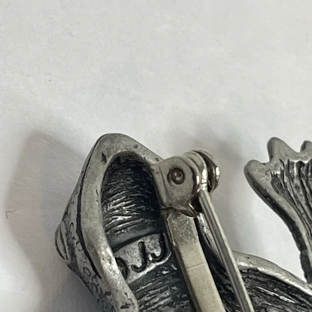 FROG  JJ Jonette Jewelry Brooch Pin Silver Tone with Moving Legs Vintage